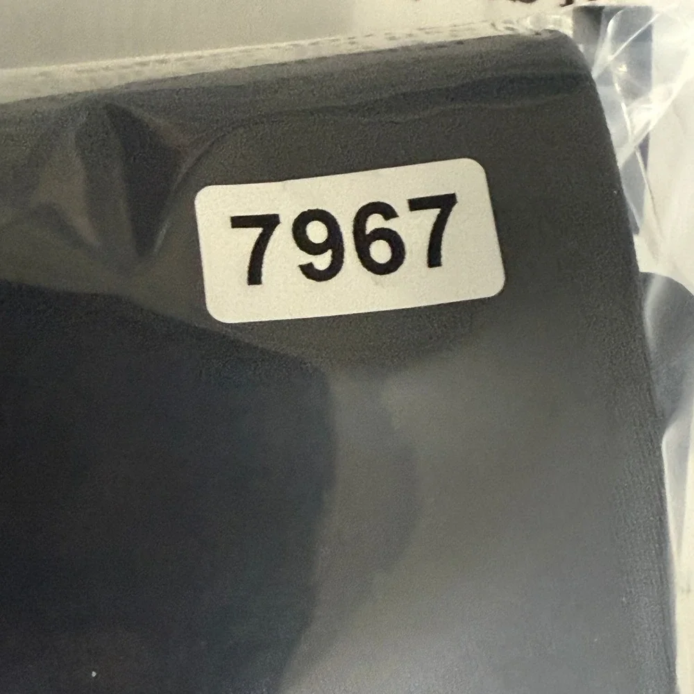 ALO Yoga size tag